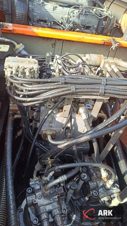 Hydraulic valves and lines