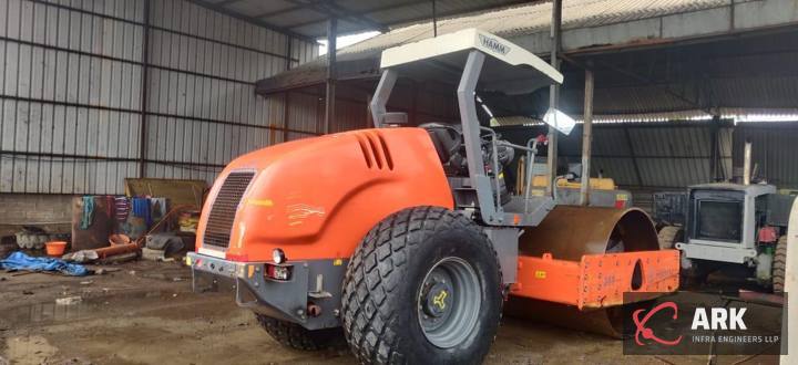Soil compactor